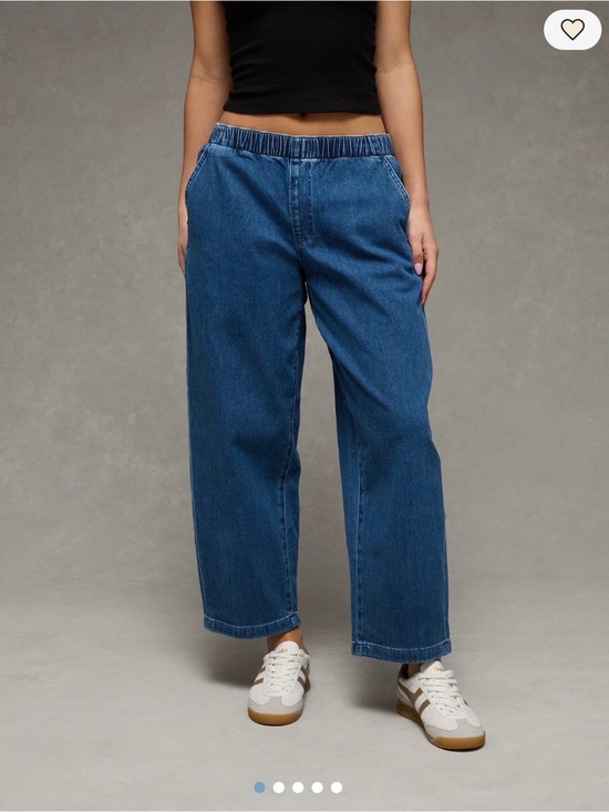 American Eagle Outfitters Denim - American Eagle Outfitters Straight-Leg Jeans - Classic Blue- Low Rise
